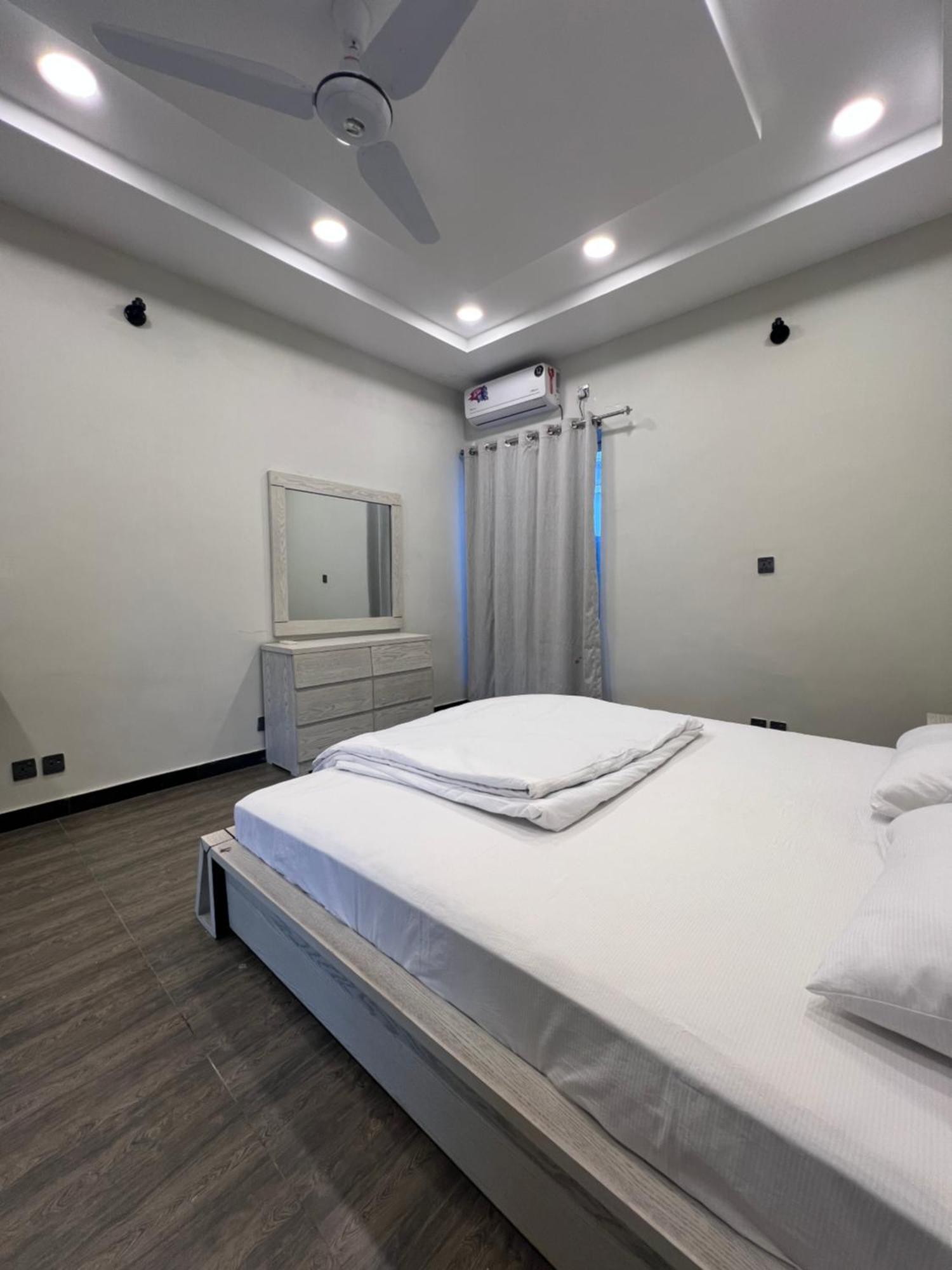 Deluxe King Room In Silverscape Residence Rawalpindi Exterior foto