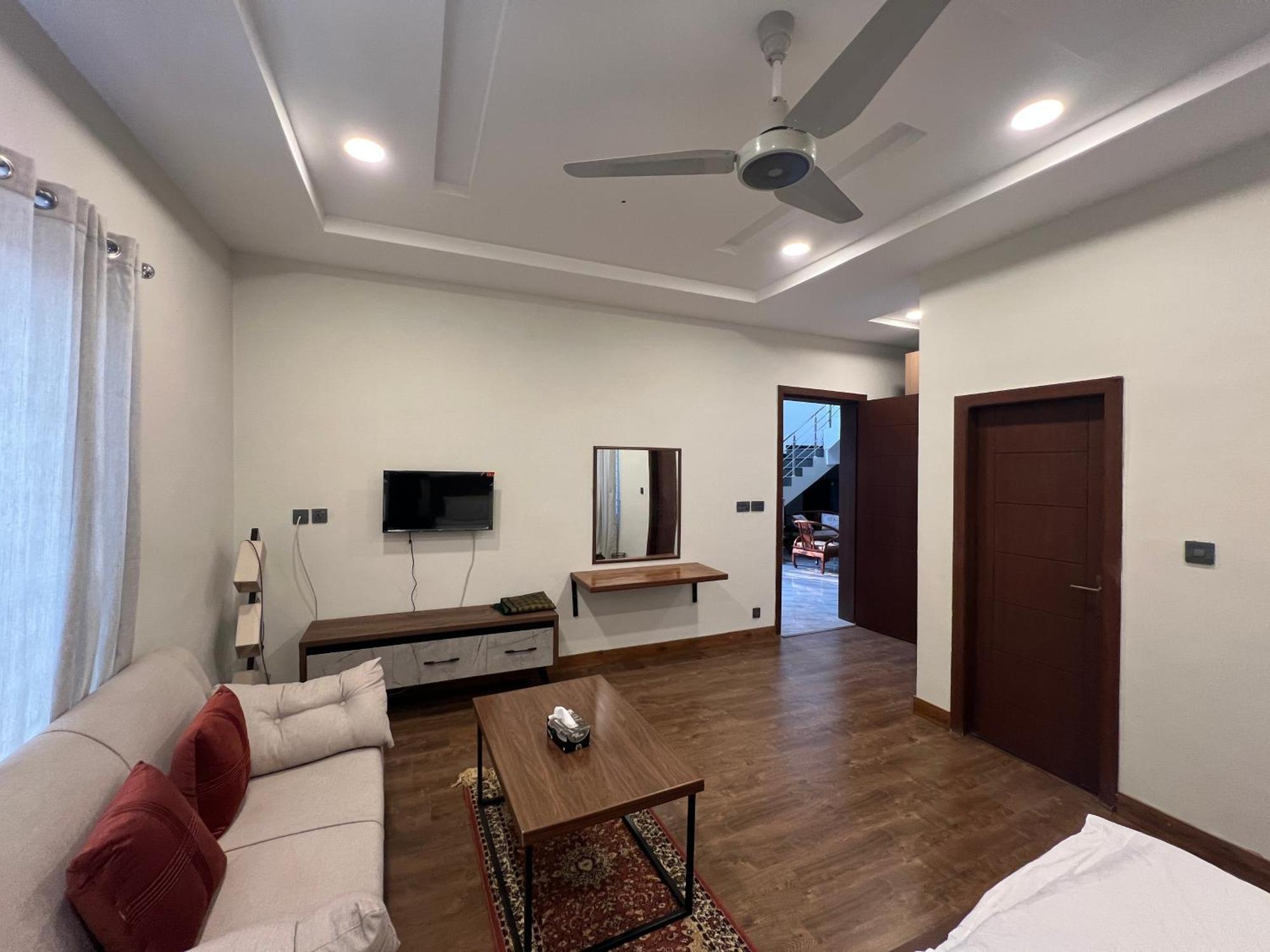 Deluxe King Room In Silverscape Residence Rawalpindi Exterior foto