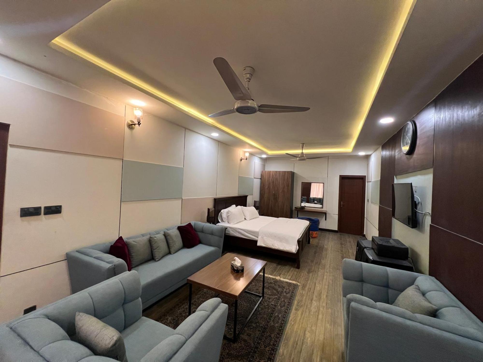 Deluxe King Room In Silverscape Residence Rawalpindi Exterior foto