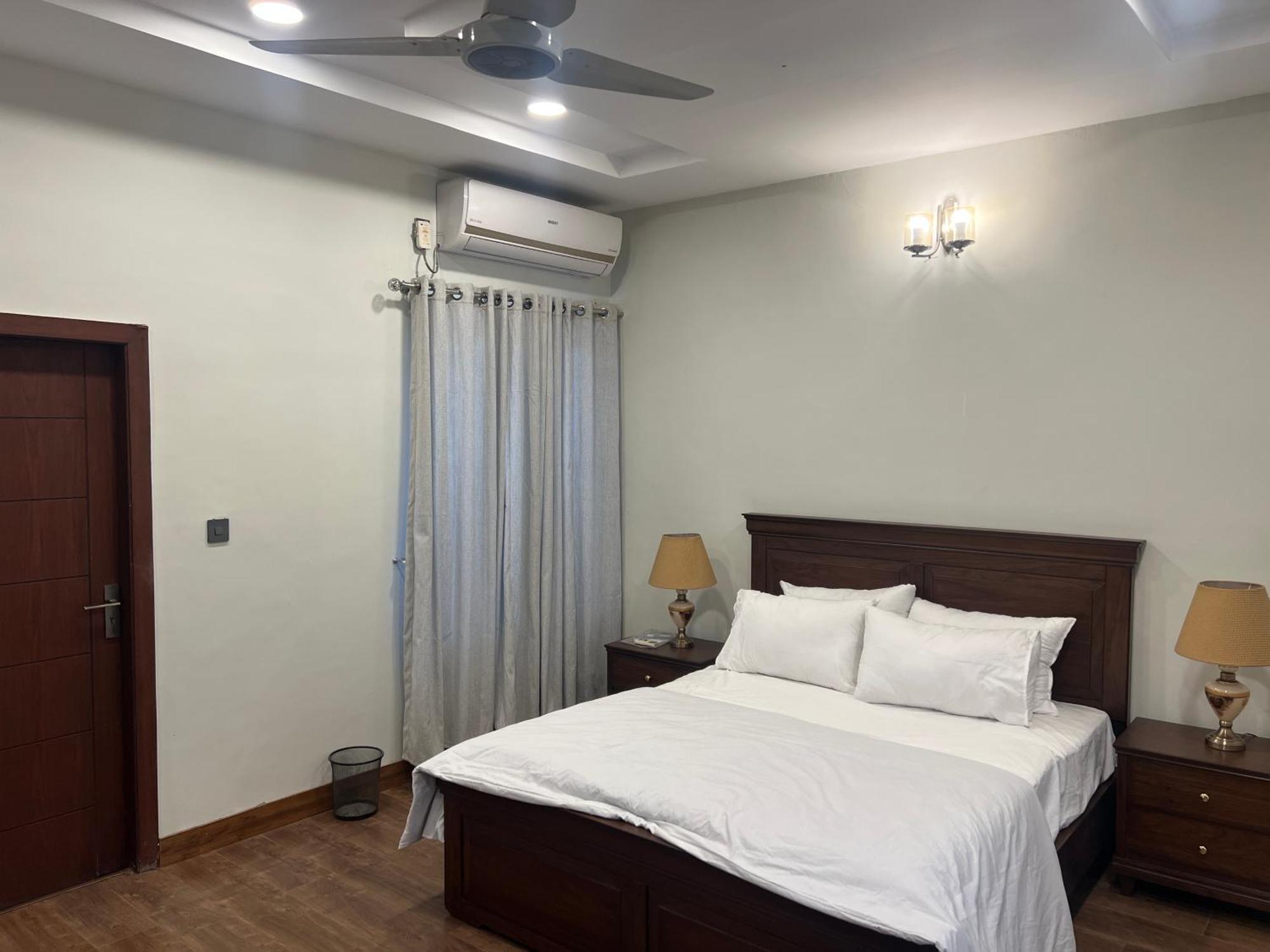 Deluxe King Room In Silverscape Residence Rawalpindi Exterior foto